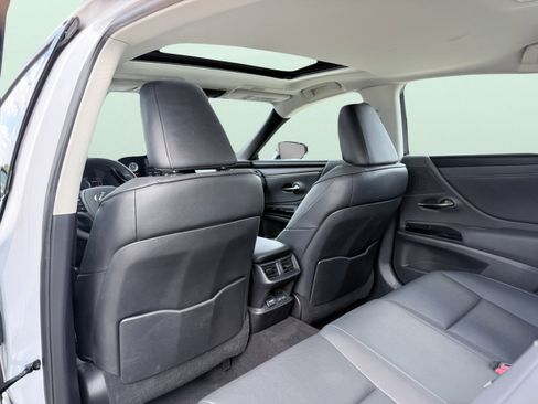 Used 2022 Lexus ES 250 w/ Premium Package image 40