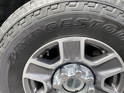 Used 2024 Ford F350 Lariat AWD/4WD image 3