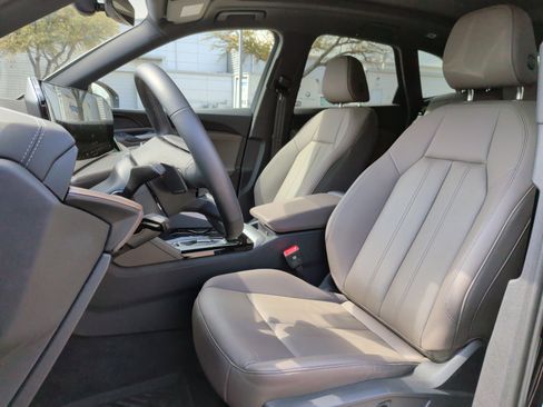 Used 2025 Audi Q5 Premium w/ Convenience Package AWD/4WD image 15