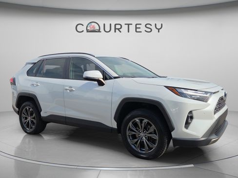 Used 2023 Toyota RAV4 Limited AWD/4WD image 7