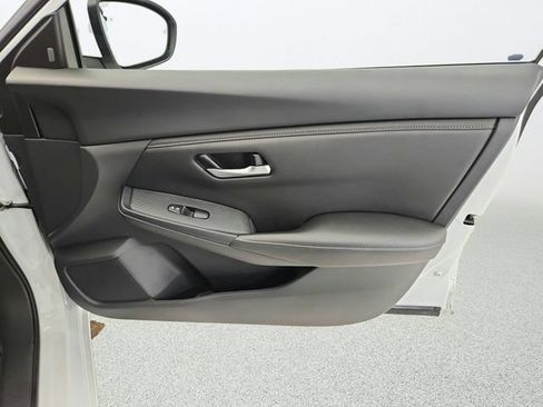 Used 2025 Nissan Sentra SV FWD image 27