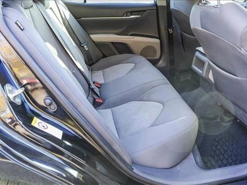 Used 2018 Toyota Camry LE image 25