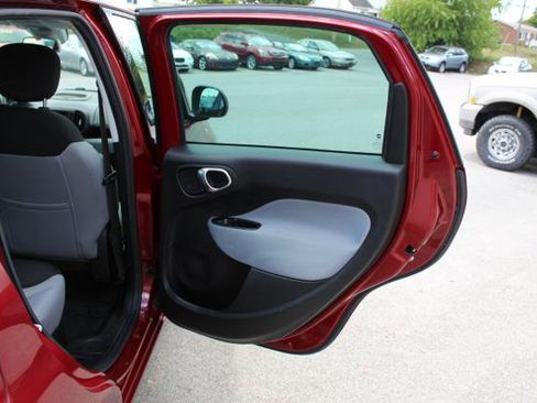 Used 2014 FIAT 500L Easy FWD image 16
