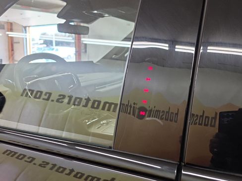 Used 2025 Lincoln Navigator Reserve w/ Jet Appearance Package image 22