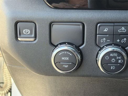 Used 2025 GMC Sierra 1500 SLT image 21