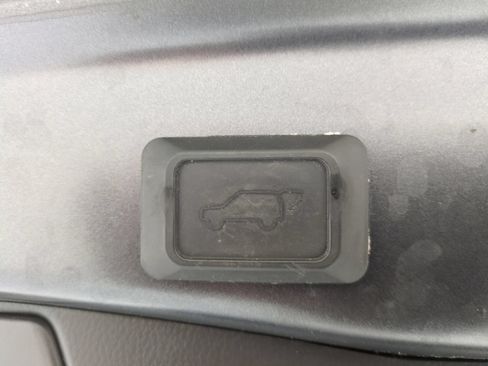 Used 2019 Toyota RAV4 XLE w/ Convenience Package AWD/4WD image 13