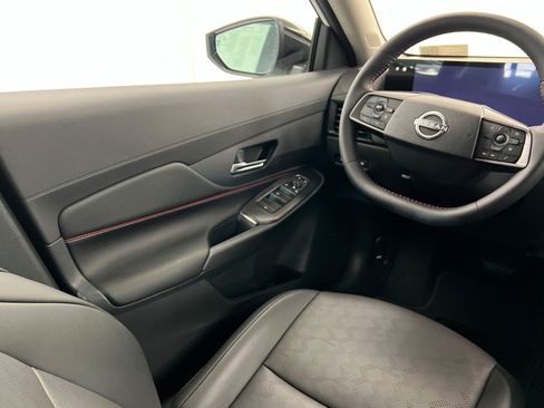 New 2026 Nissan Sentra SR w/ SR Premium Package FWD image 11