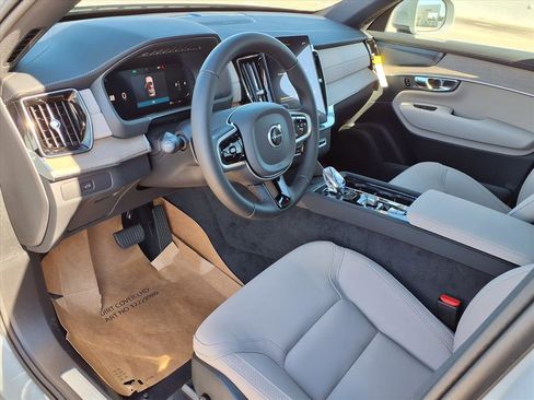 New 2026 Volvo XC90 B6 Plus w/ Protection Package Premier image 12