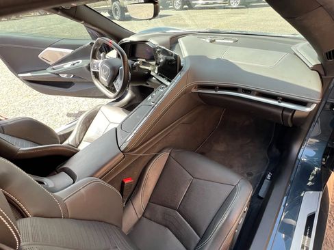 Used 2021 Chevrolet Corvette Stingray Preferred Cpe w/ Z51 Performance Package RWD image 19