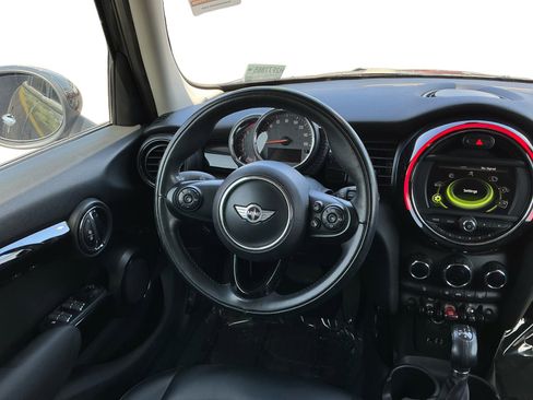 Used 2017 MINI Cooper 4-Door Hardtop FWD image 11