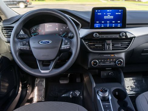 Used 2020 Ford Escape SE FWD image 12