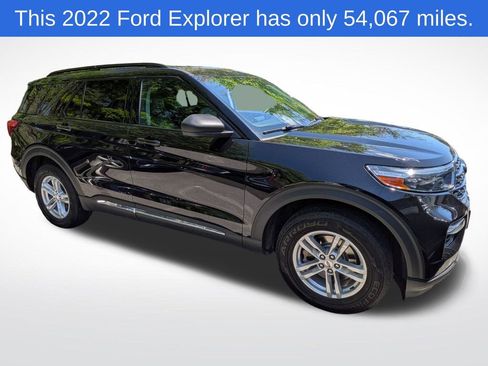 Used 2022 Ford Explorer XLT w/ Equipment Group 202A AWD/4WD image 1