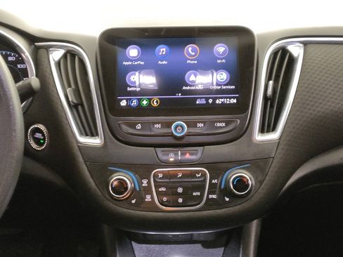 Used 2020 Chevrolet Malibu LT FWD image 25
