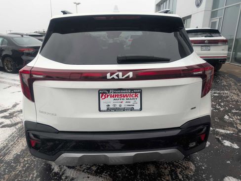 Used 2025 Kia Seltos S image 6