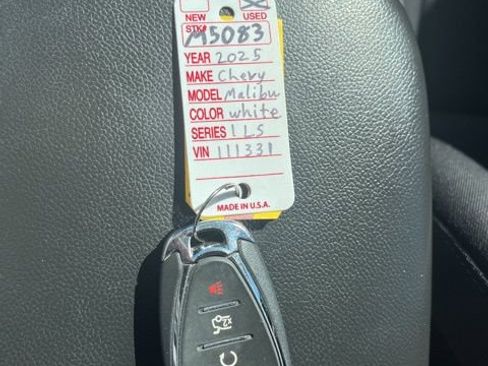 Used 2025 Chevrolet Malibu LS image 47