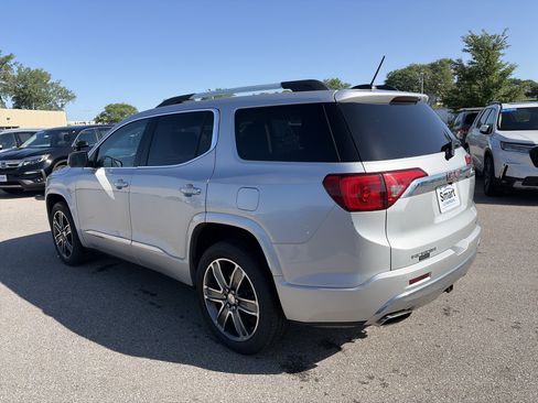 Used 2019 GMC Acadia Denali w/ Technology Package AWD/4WD image 7
