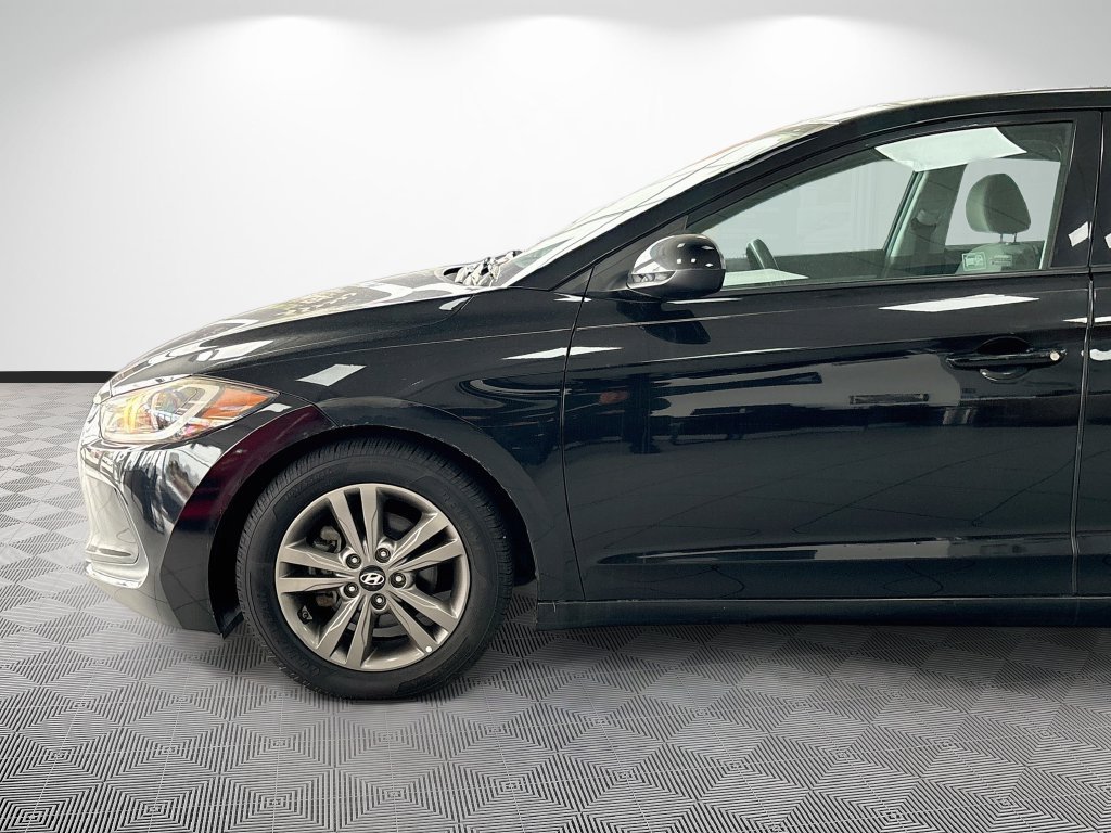 Used 2017 Hyundai Elantra SE FWD image 5
