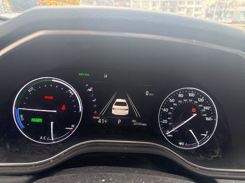 Used 2019 Toyota Avalon XLE image 19