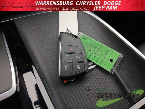 Used 2025 Buick Enclave Preferred AWD/4WD image 24
