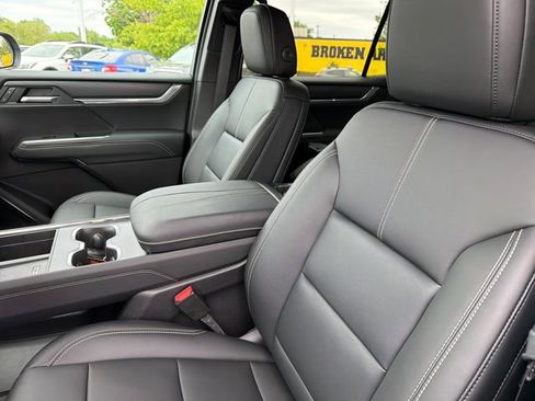 New 2026 GMC Acadia Elevation w/ Super Cruise Package FWD image 18