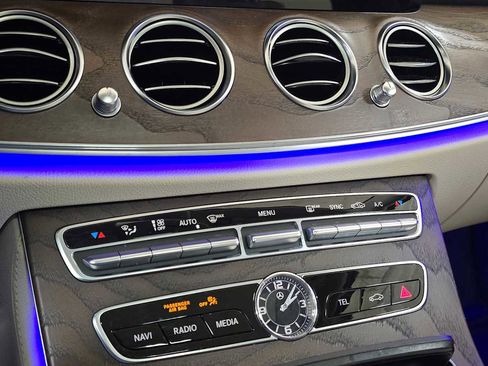 Used 2019 Mercedes-Benz E 300 4MATIC image 33