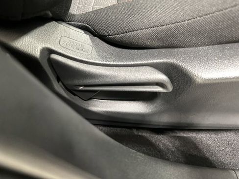 Used 2025 Honda HR-V Sport image 25