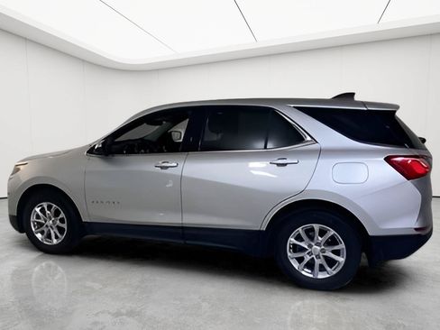 Used 2020 Chevrolet Equinox LT w/ Driver Convenience Package FWD image 8