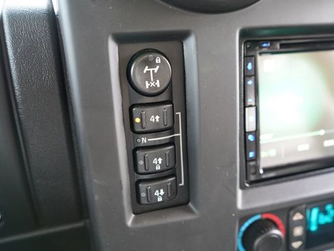 Used 2005 HUMMER H2 SUT w/ Preferred Equipment Group AWD/4WD image 13