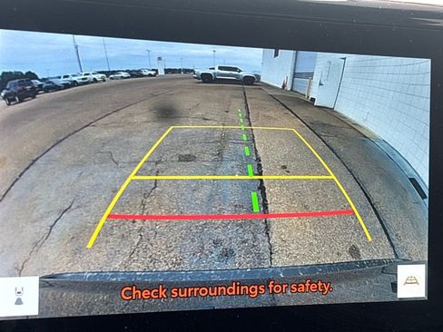 Used 2025 Toyota RAV4 XLE w/ Convenience Package image 10