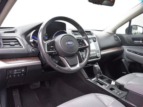 Used 2019 Subaru Outback 3.6R Limited AWD/4WD image 3