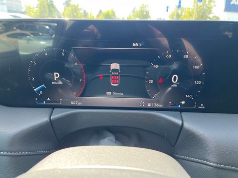 Used 2025 Nissan Armada SV AWD/4WD image 18