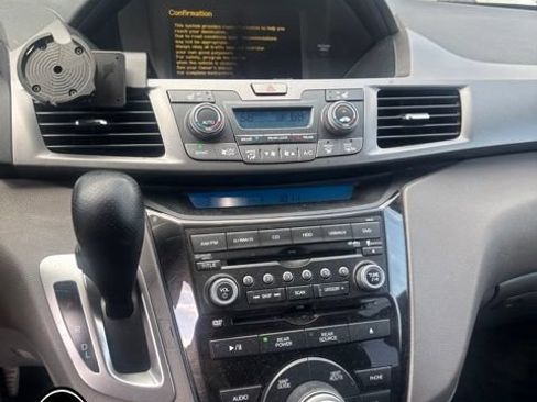 Used 2013 Honda Odyssey Touring image 11