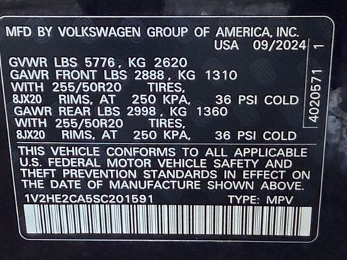 Used 2025 Volkswagen Atlas Cross Sport SE image 30