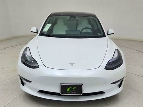 Used 2023 Tesla Model 3 Performance image 2