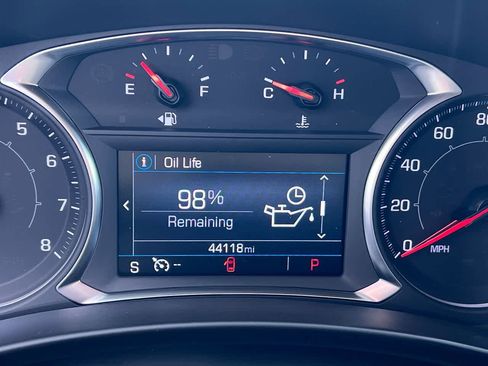 Used 2024 GMC Terrain SLE AWD/4WD image 15