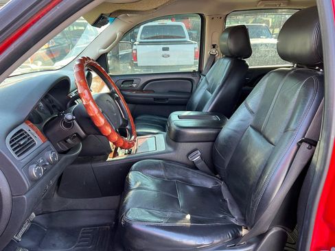 Used 2009 Chevrolet Suburban 2500 LS w/ Skid Plate Package AWD/4WD image 6