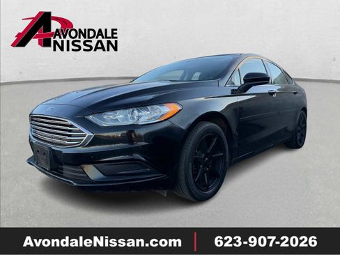 Used 2017 Ford Fusion SE w/ Fusion SE Technology Package image 1