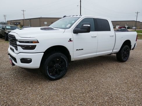 New 2026 RAM 2500 Laramie w/ Night Edition AWD/4WD image 9