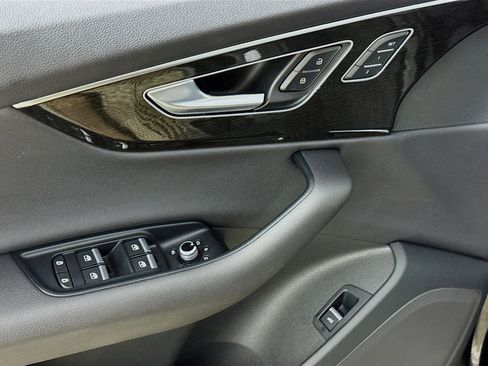 Used 2022 Audi Q7 3.0T Premium w/ Convenience Package image 21