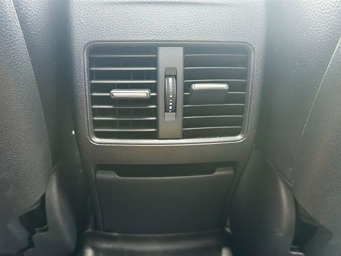 Used 2018 Mercedes-Benz CLA 250 4MATIC image 27