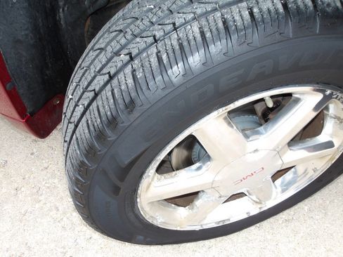 Used 2007 GMC Envoy SLT image 44