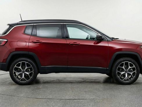 Used 2025 Jeep Compass Limited AWD/4WD image 9