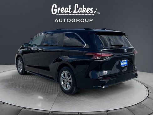 Used 2021 Toyota Sienna XSE AWD/4WD image 3