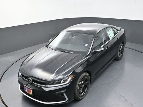 New 2026 Volkswagen Jetta SE image 13