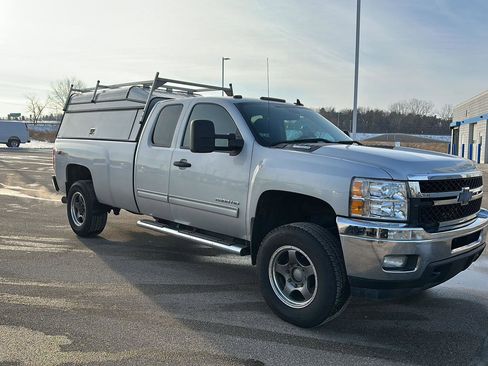 Used 2011 Chevrolet Silverado 2500 LT w/ Interior Plus Package image 12
