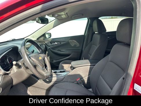 Used 2018 Chevrolet Malibu LT w/ Driver Confidence Package image 13
