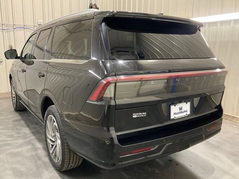 Used 2025 Lincoln Navigator Reserve AWD/4WD image 28