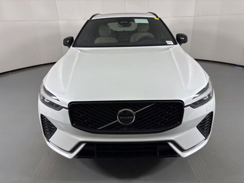 New 2026 Volvo XC60 B5 Plus w/ Protection Package Premier AWD/4WD image 3