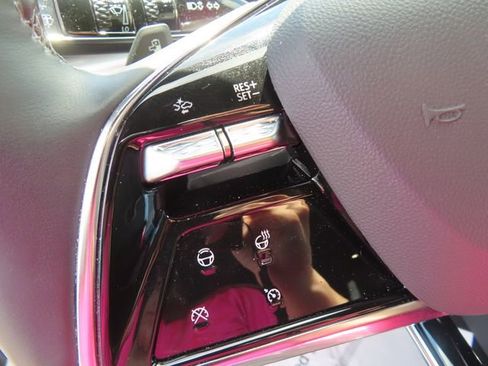 Used 2025 Cadillac Lyriq Luxury RWD image 19