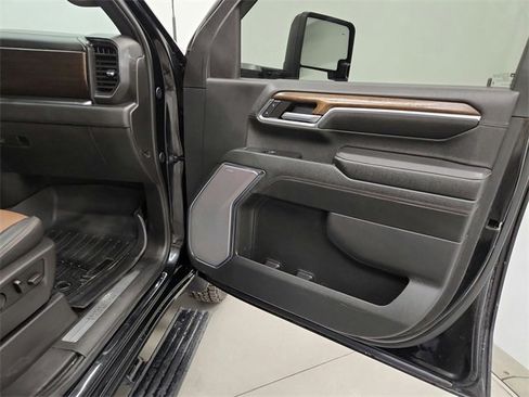 Used 2024 Chevrolet Silverado 3500 High Country w/ Technology Package image 38